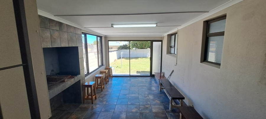 4 Bedroom Property for Sale in Kleinmond Western Cape